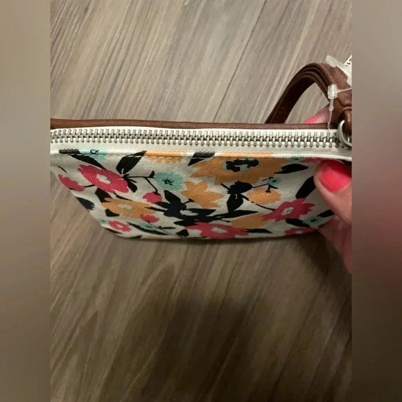 Aeropostale Y2K small wristlet with floral print -NWT - Picture 5 of 5